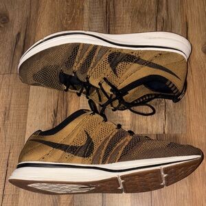 Nike Flyknit Trainer Sneakers Men’s 10 Golden Beige